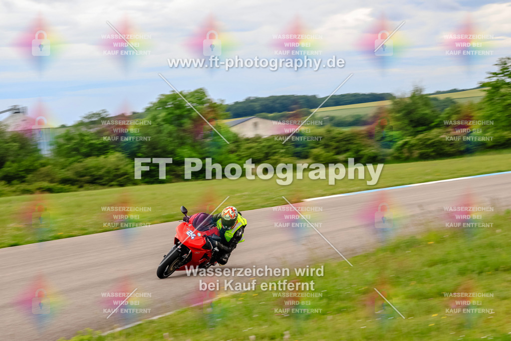 MotoTeam-3318 | Hier findet Ihr Bilder von Touristenfahrten auf der Nürburgring Nordschleife oder von anderen Veranstaltungen die ich besucht habe. Viel Spass beim Durch Schauen 