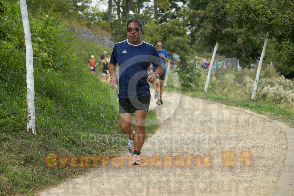 250824_1349_EX1_3855 | Sportfotografie im Rhein-Sieg Kreis, Köln, Bonn, NRW, Rheinland Pfalz, Hessen, etc. Unser Tätigkeitsfeld umfasst den Laufsport vom Volkslauf über den Marathon, Duathlon, Triathon bis zum Ultralauf wie Kölnpfad Ultra oder Schindertrail.