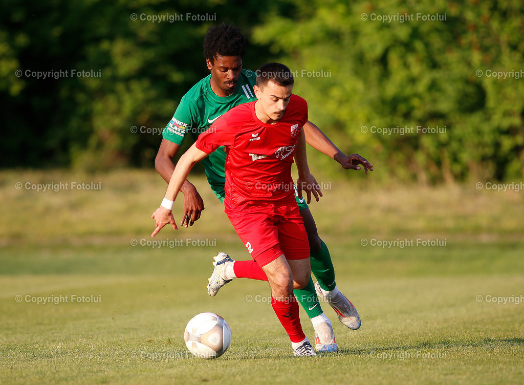A_LUI_09052025_18 | SPORT,FUSSBALL REGINALLIGA MITTE,09.05.2025 ASKOE OEDT-DSV LEOBEN,IM BILD: FILIP BREKIC  (OEDT) UND NATHANAEL KUKANDA (LEOBEN) FOTO:FOTOLUI