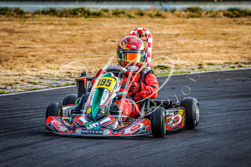 2DFB1D4D-32EB-45A3-AED7-C5074C7AC0FC | traudl_s_fotos