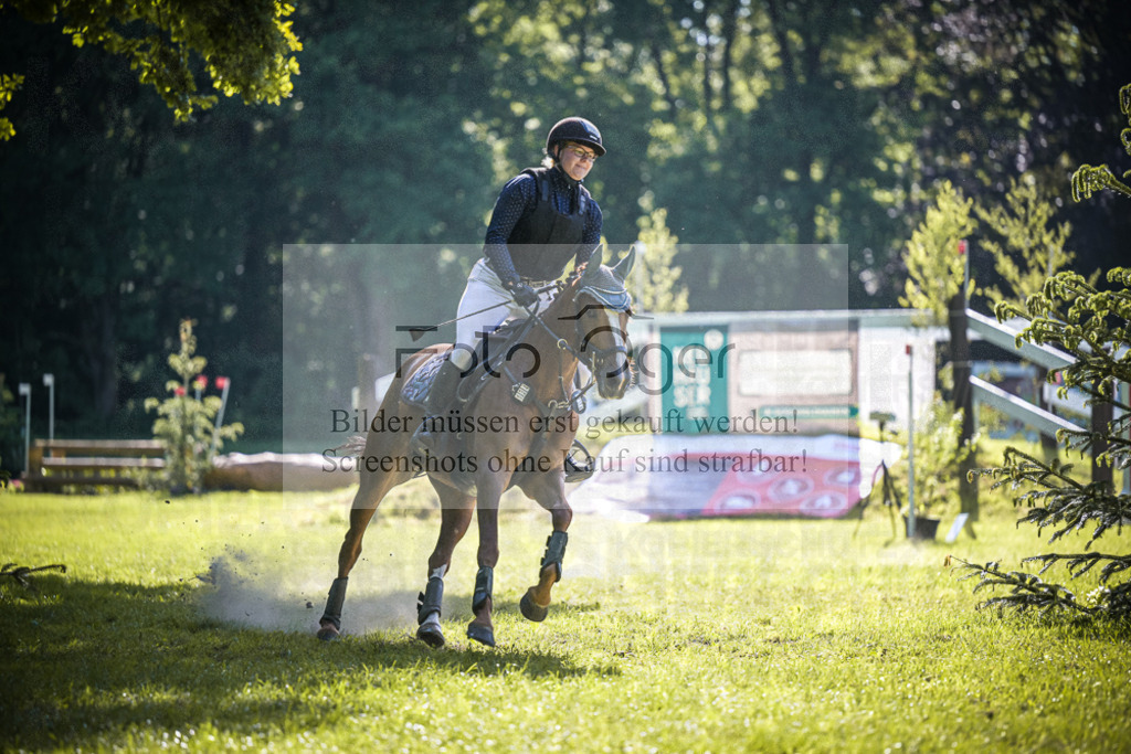 DOS_1291 | Entdecke hochwertige Reitturnierfotos von Foto Oger. Professionell, emotional und authentisch – jetzt Lieblingsmomente im Shop bestellen. - Realisiert mit Pictrs.com