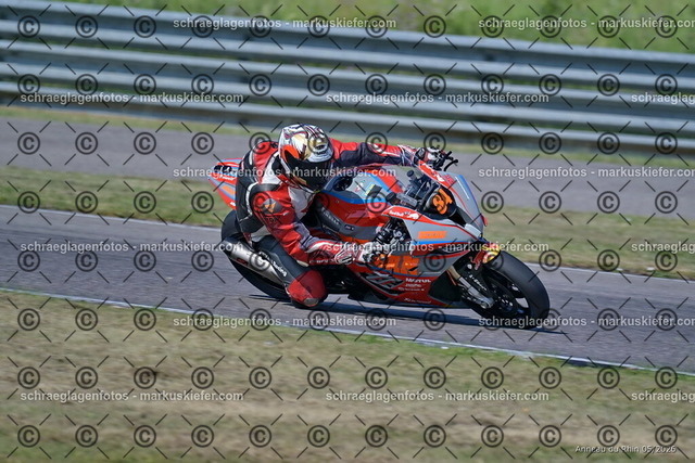 26BT02-0102 | markuskiefer.com - Realisiert mit Pictrs.com
