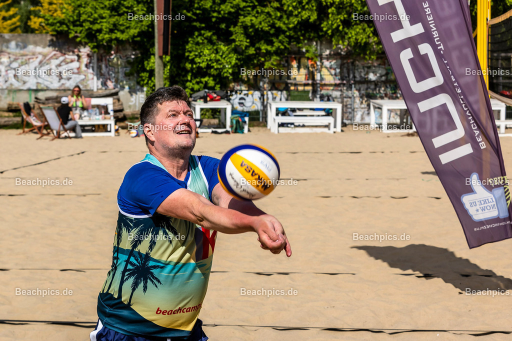 2023-00069768-Vater-Sohn-Turnier |  18.05.2023; Berlin Foto: Gerold Rebsch - www.beachpics.de
