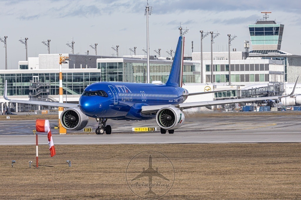 AZ437-A20N-EI-HOC-MUC-FCO-20240215-1-TPAI-sharpen-enhance-2x | Browse breathtaking aviation photography and order high-quality prints from AviatoRay's gallery. Perfect for enthusiasts and collectors. - Realisiert mit Pictrs.com