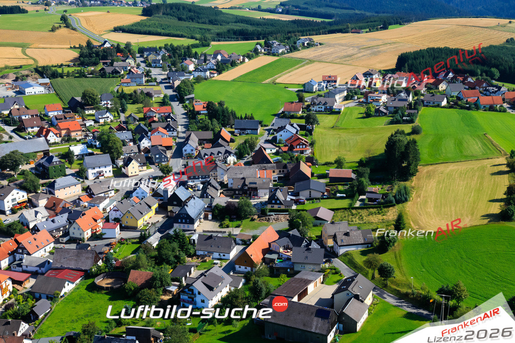 Die Luftaufnahme Hesselbach - Wilhelmsthal wurde vom UL-Flugzeug (keine Drohne) aus fotografiert.Hohe Druck- Auflösung-die Geschenkidee!