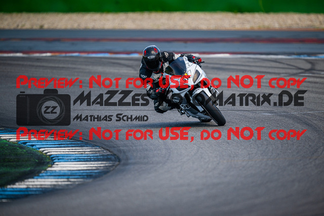 MaZZes_FotoMatrix_240520_6007705_7104 | GELB