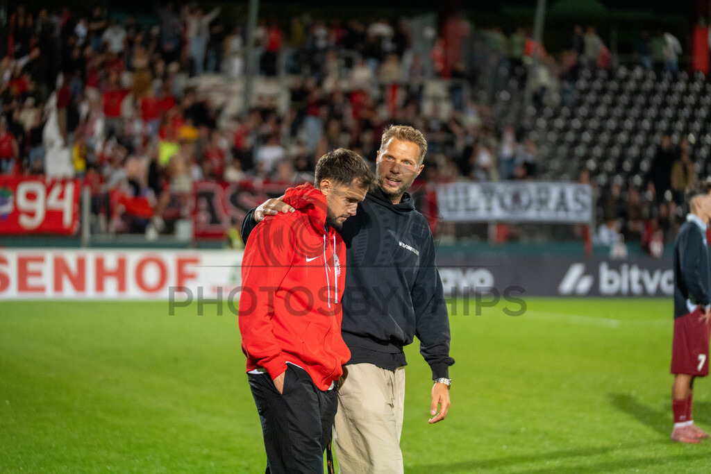 SG Sonnenhof Großaspach vs. Arminia Bielefeld, Fussball, DFB-Pokal, 1. Runde, 22.08.2026 | Volkan Celiktas (SG Sonnenhof Großaspach, #05) und Michael Ferber (Vorstand Sport, SG Sonnenhof Großaspach),,SG Sonnenhof Großaspach vs. Arminia Bielefeld, Fussball, DFB-Pokal, 1. Runde, 22.08.2026,DFB regulations prohibit any use of photographs as image sequences and/or quasi-video