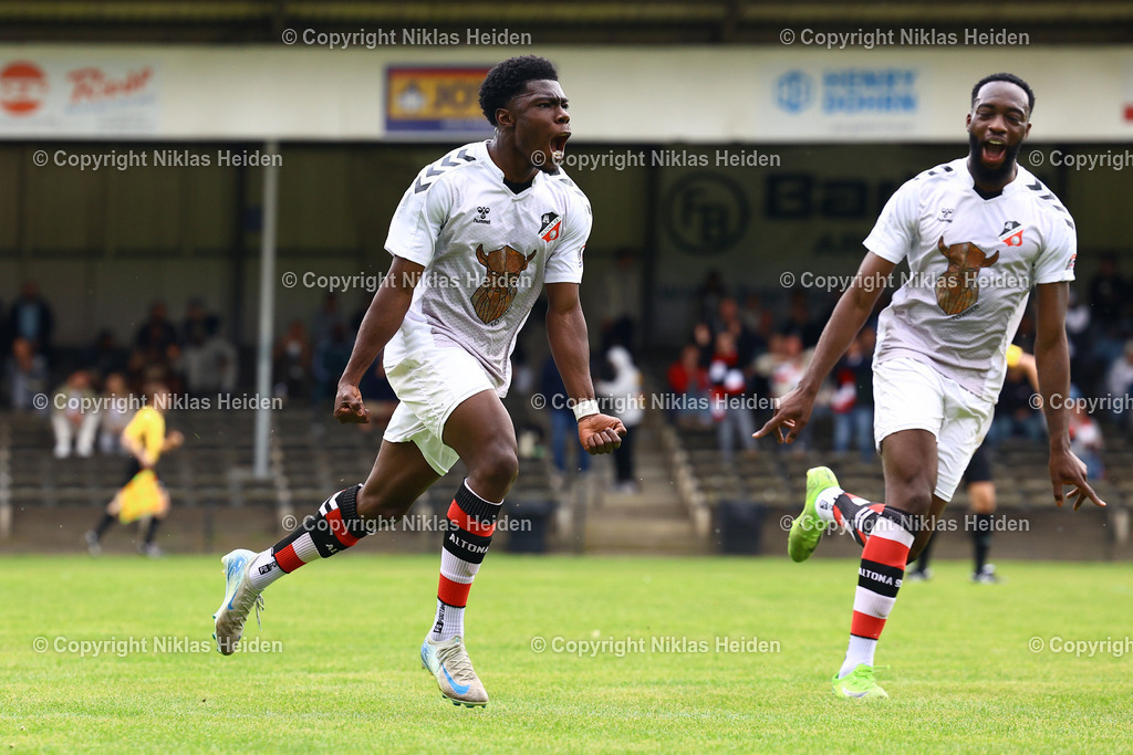 NH_Altona93_FCEintrachtNorderstedt_LottoPokal_03052025 | #14 Ezra Kwajo Ampofo (Altona 93) bejubeltt seinen Treffer zum 2:2.Fußball I Herren I Lotto Pokal I Saison 2024-2025 I Halbfinale I Altona 93 - FC Eintracht Norderstedt I 03.05.2025 I Adolf-Jäger-Kampfbahn
