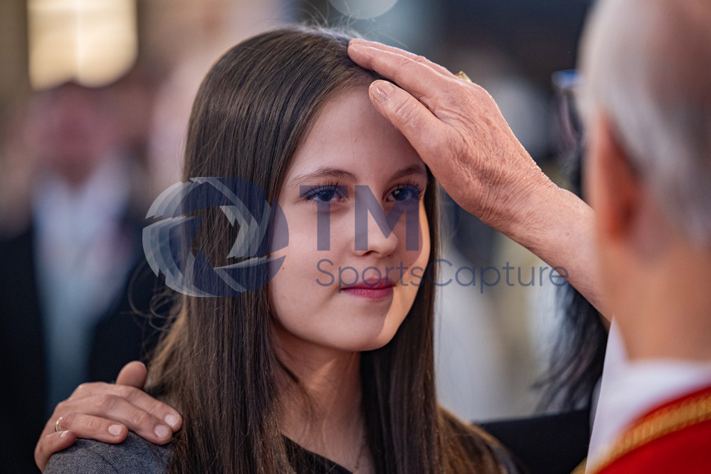 RR5M6228 | Firmung Klagenfurt-Dom 19.05.2024 8 Uhr