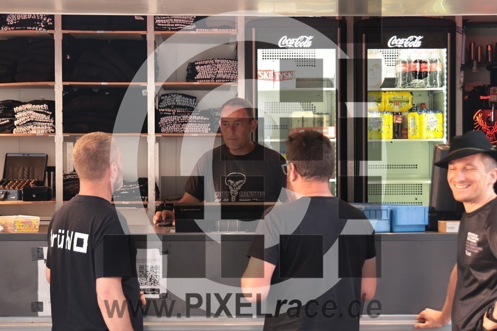 social-20250822_00002 | Schöne Erinnerungen an spannende Momente - das festzuhalten ist unser Job. PIXELrace.de ist seit 2003 auf den Rennstrecken Europas unterwegs um die Action draußen beim Fahren und die wunderbare Stimmung imm Fahrerlager für euch einzufangen.