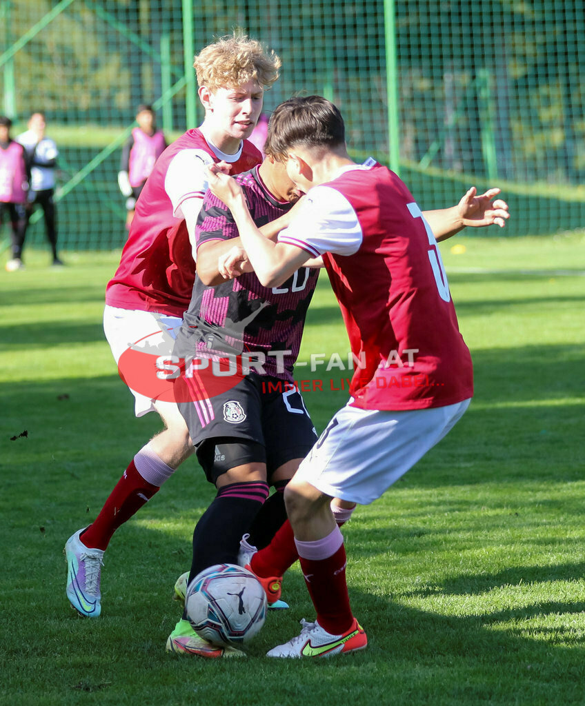 AUSTRIA U15 - MEXICO U15 | MARCEL STÖHR (Austria #14) Austin Anguiano (Mexico #20) JAKOB SCHÖNY (Austria #3) ; AUSTRIA U15 - MEXICO U15 am 29.04.2022 in Arnoldstein
(Sportplatz), AUSTRIA, (Photo by Ernst Krawagner sport-fan.at) - Realisiert mit Pictrs.com