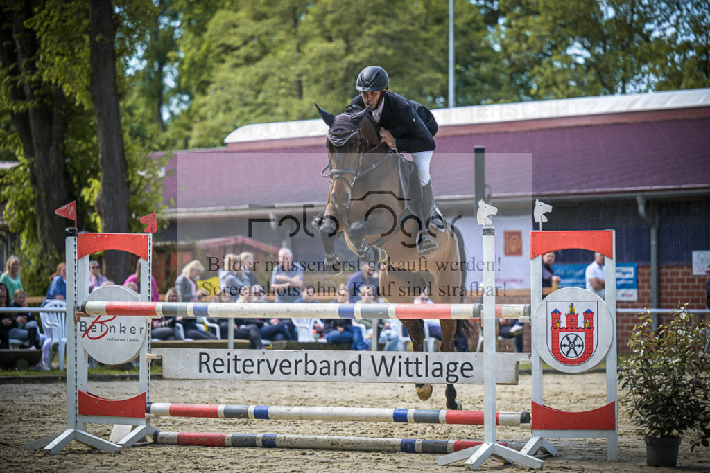 DOS_8224 | Entdecke hochwertige Reitturnierfotos von Foto Oger. Professionell, emotional und authentisch – jetzt Lieblingsmomente im Shop bestellen.Deutschlandweite Turnierfotografie. - Realisiert mit Pictrs.com