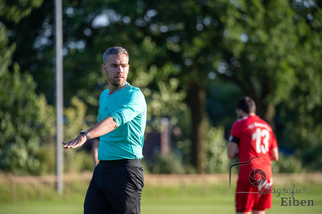 TV Metjendorf-SVE Wiefelstede | Kreisliga Herren;TV Metjendorf (rot)-SVE Wiefelstede (schwarz) am 08.08.2023; in Metjendorf (Sportanlage Metjendorf), Photo: Philip Eiben 2023 - Realisiert mit Pictrs.com