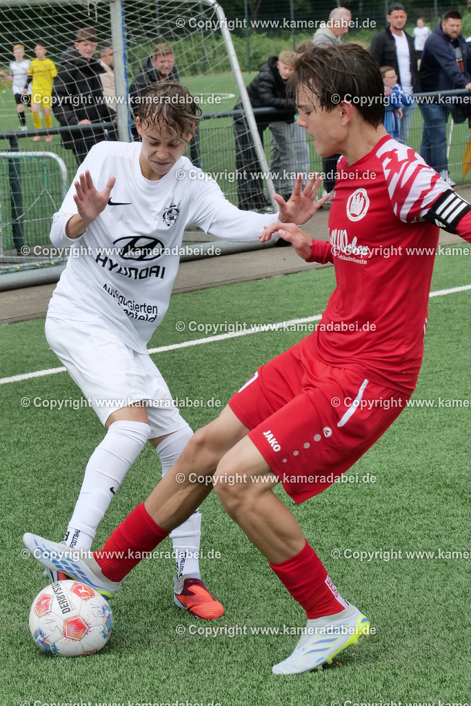 Fußball : C-Junioren : Aufstieg Regionalliga West : SUS 09 Dinslaken - Vfb 03 Hilden am 04.06.2026 in Dinslaken | Fußball : C-Junioren : Aufstieg Regionalliga West : SUS 09 Dinslaken (rotr Trikots)- Vfb 03 Hilden (weiße Trikots) am 04.06.2026 in Dinslaken - Realisiert mit Pictrs.com