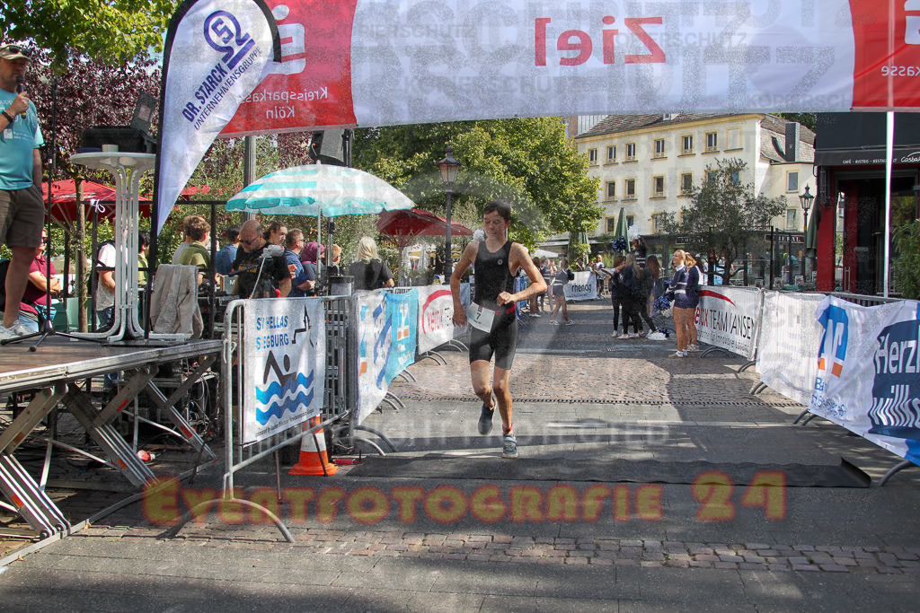 250824_1142_EV4_9021 | Sportfotografie im Rhein-Sieg Kreis, Köln, Bonn, NRW, Rheinland Pfalz, Hessen, etc. Unser Tätigkeitsfeld umfasst den Laufsport vom Volkslauf über den Marathon, Duathlon, Triathon bis zum Ultralauf wie Kölnpfad Ultra oder Schindertrail.