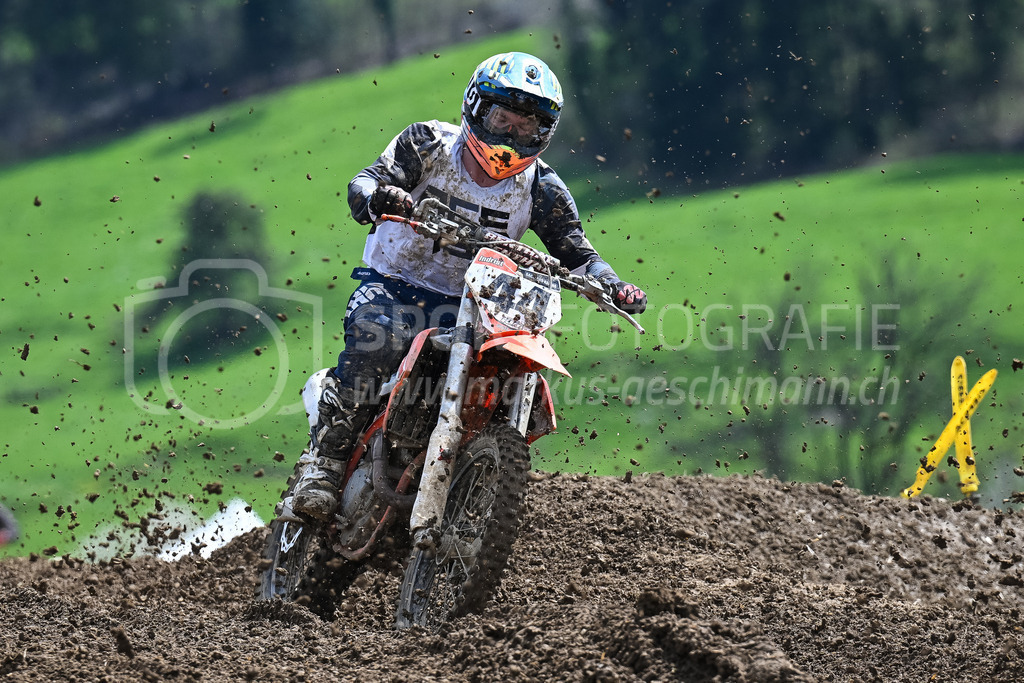 Motocross Schlatt bei Winterthur - 29. April 2023 | #44 Indrist Florian aus Urdorf (CH) auf KTM in der Kategorie MX2 am Motocross Schlatt bei Winterthur, 29. April 2023.
Instagram: @mx_schlatt | @mc_wila | @sam_schweiz
Bild: Sportfotografie Markus Aeschimann | www.markus-aeschimann.ch - Realisiert mit Pictrs.com