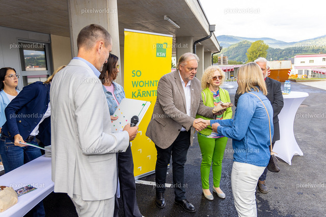 Schlüsselübergabe der Wohnanlage Almweg | Bildershop von pixelworld.at - Realisiert mit Pictrs.com