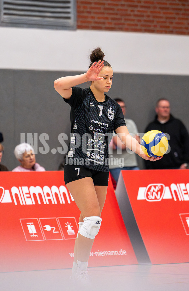 Volleyball I Frauen I Saison 2025-2026 I 2 Bundesliga Pro I 17. Spieltag VFL Oythe - VC Stralsund I 1651 | Amelie Grawert (7,VC Stralsund) - Realisiert mit Pictrs.com