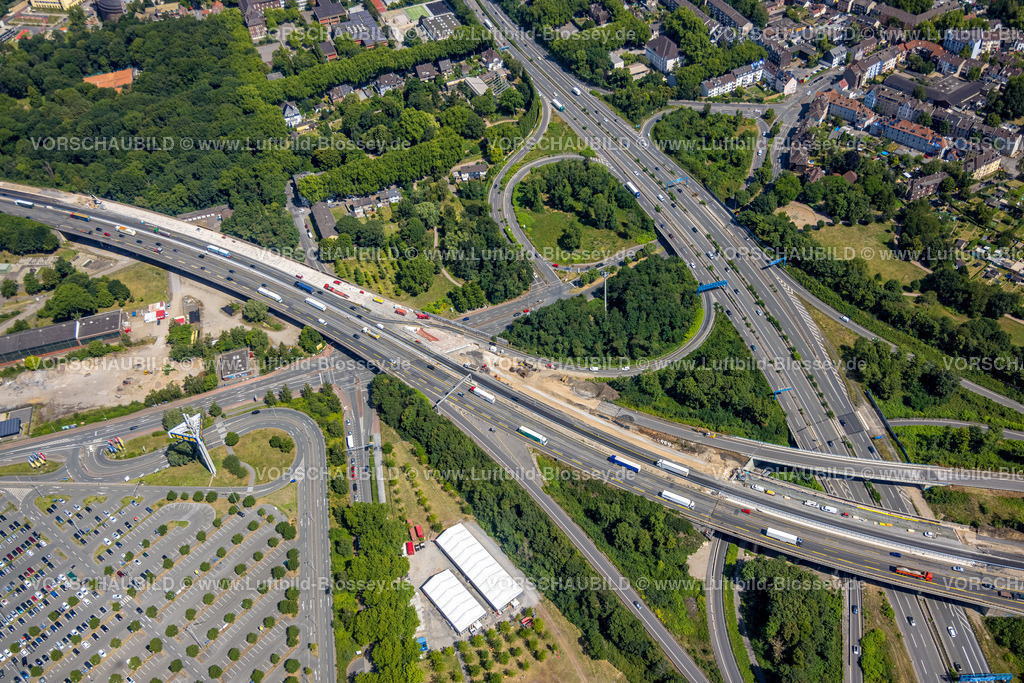 Duisburg220702359 | Luftbild, Zeltdorf, Hamborner Straße, ehemaliges Gelände Delta Musikpark, Autobahndreieck Duisburg-Nord mit Baustelle, Beeck, Duisburg, Ruhrgebiet, Nordrhein-Westfalen, Deutschland