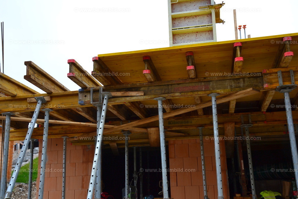 Schalung Balkonplatte | Mit Schalungsplatten eingeschalte Kragplatte