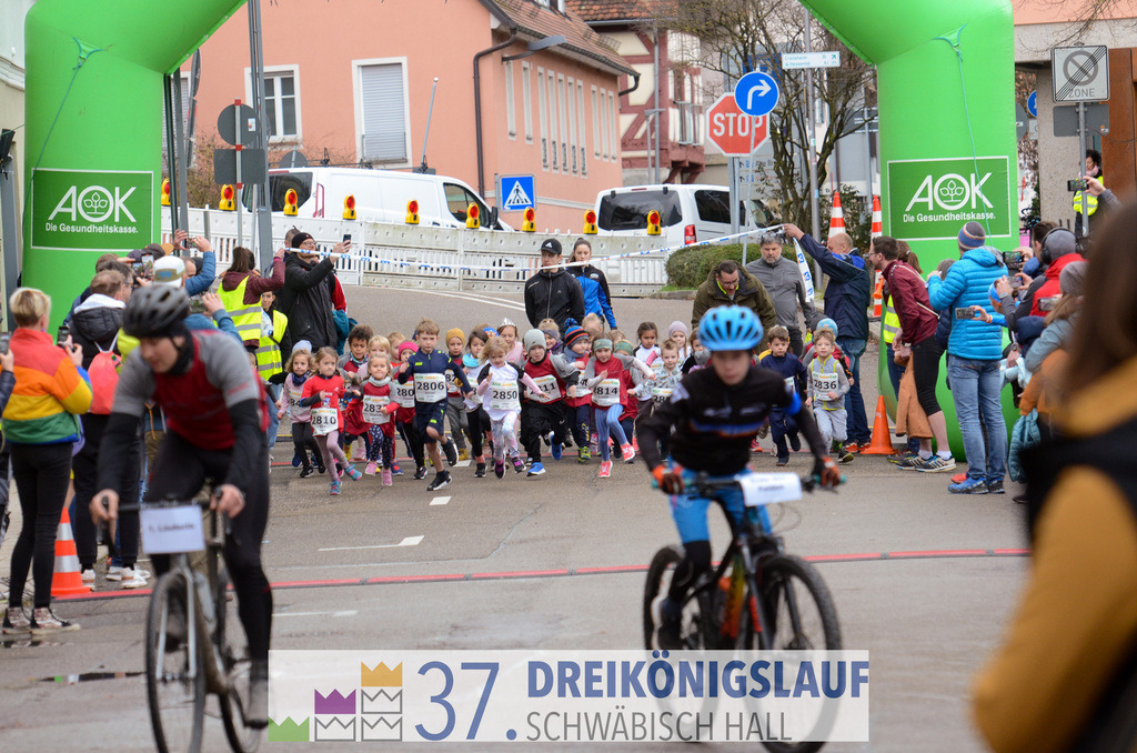 AOK JuniorCup 400m | 3Koenigslauf 2023 - Realisiert mit Pictrs.com