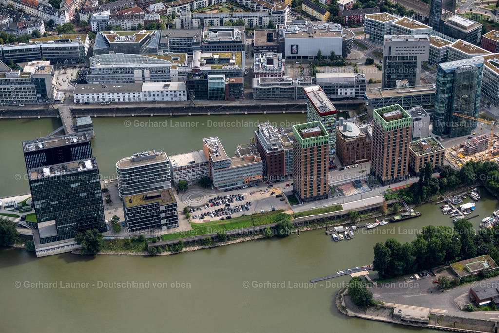 4049303 | Düsseldorf-Hafen, Medienhafen Düsseldorf, ist ein Stadtteil der durch Industrie, Logistik, Gewerbe und Büronutzung geprägt ist