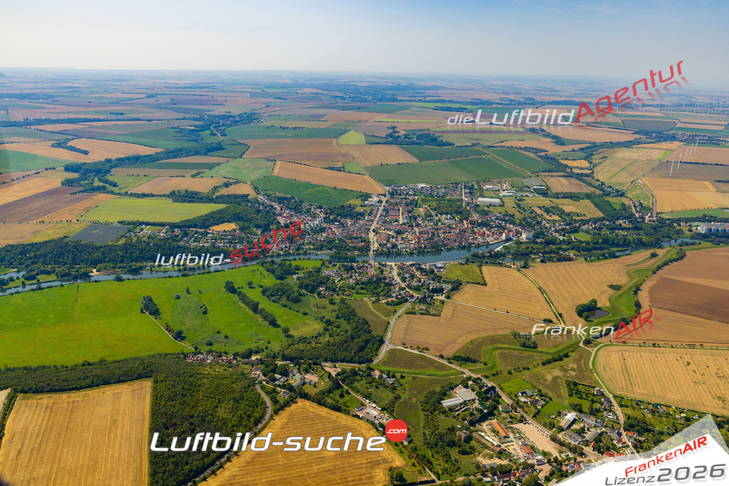 Luftbild der Stadt Alsleben - Das Luftbild wurde 2025 vom UL-Flugzeug heraus erstellt ( keine Drohnenaufnahme ) - Hochauflösende Luftaufnahme - für Wandbilder und großformatige Ausdrucke geeignet. Das besondere Geschenk!Hier alle&nbsp;Infos zur Lizenzierung der LuftaufnahmeWir fliegen auch dieses Jahr wieder in Ihre Region um Luftbilder zu erstellen.- Luftbild anfragen