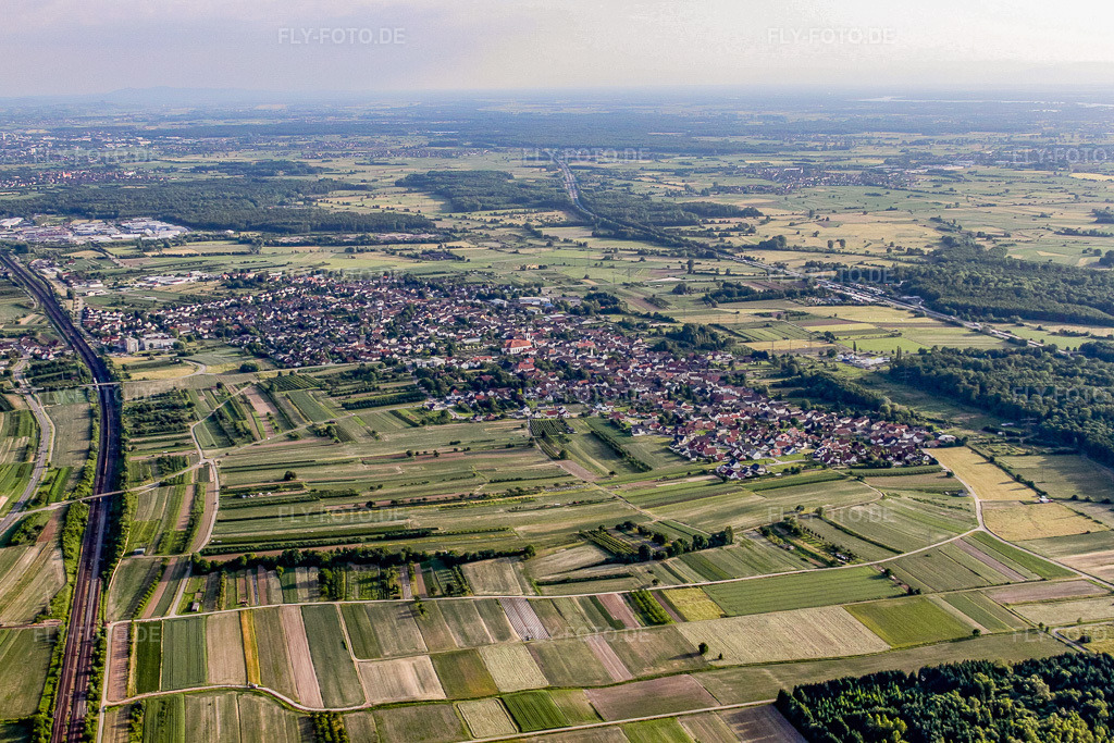 Luftbild: Ortsansicht aus Norden im Ortsteil Urloffen in Appenweier im Bundesland Baden-Württemberg in Deutschland. Foto: IMG_18865.jpg vom 03.06.2009 durch Werner Riehm/FLY-FOTO.de