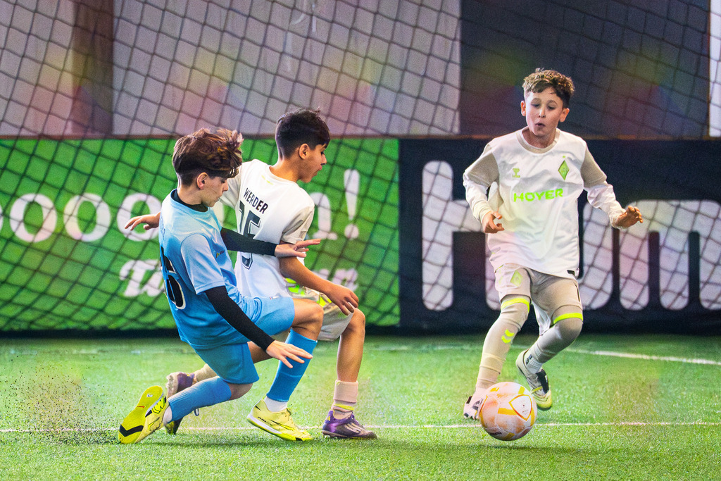 _BLR9440 | Professionelle Fußball- und Sportfotografie. Spielbilder online ansehen und kaufen – Einzelbilder oder komplette Galerien in hoher Qualität. - Realisiert mit Pictrs.com