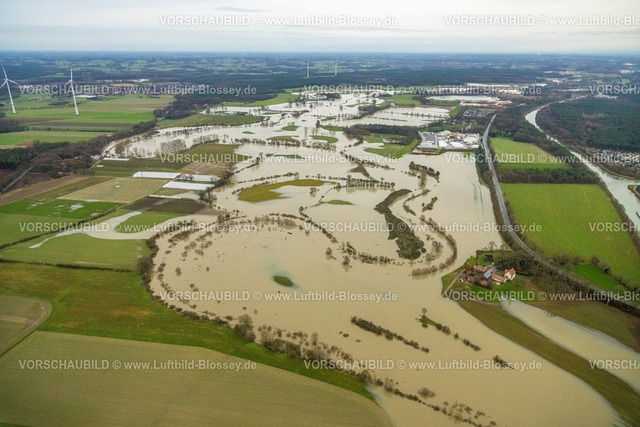 Haltern231204422Lippe | Luftbild vom Hochwasser der Lippe, Weihnachtshochwasser 2023, Fluss Lippe tritt nach starken Regenfällen über die Ufer, Überschwemmungsgebiet Lippeaue Flussmäander Flaesheimer Straße, Cirkel Kalksandsteinwerk GmbH & Co.KG, Stockwiese, Haltern am See, Ruhrgebiet, Nordrhein-Westfalen, Deutschland