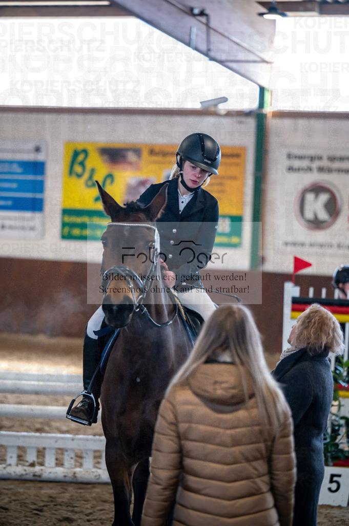 Hallenreittunier Voxtrup 2023 | Entdecke hochwertige Reitturnierfotos von Foto Oger. Professionell, emotional und authentisch – jetzt Lieblingsmomente im Shop bestellen.Deutschlandweite Turnierfotografie. - Realisiert mit Pictrs.com