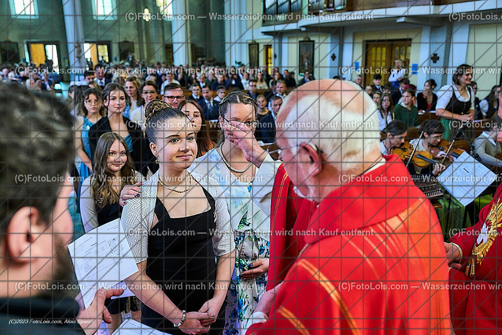 ALP2490_Pfarrfirmung Wieselburg_Sakrament der Firmung | (C)FotoLois.com, Alois Spandl, Pfarrfirmung in Wieselburg mit Firmspender Eduard Gruber (ehemaliger Generalvikar der Diözese St. Pölten), Sa 3. Juni 2023.