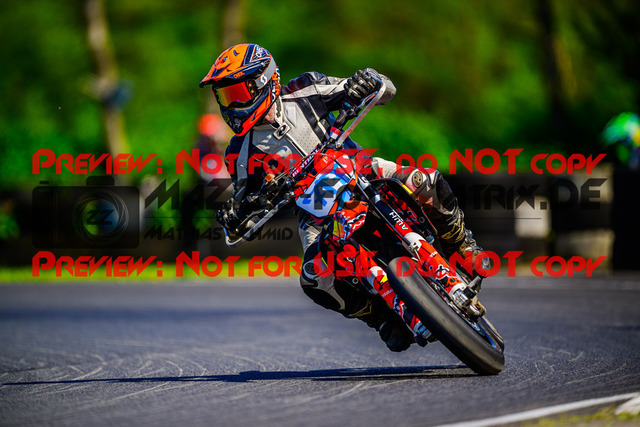 MaZZes_FotoMatrix_240511_6007705_5332 | UE40