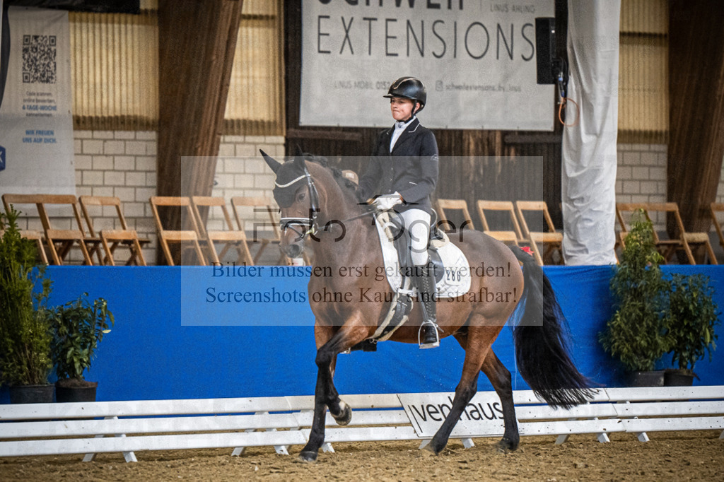 DOS_4533 | Entdecke hochwertige Reitturnierfotos von Foto Oger. Professionell, emotional und authentisch – jetzt Lieblingsmomente im Shop bestellen.Deutschlandweite Turnierfotografie. - Realisiert mit Pictrs.com