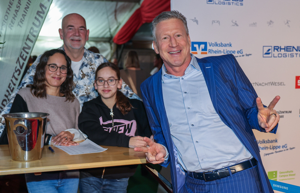 top-top.de250214-117 | Die 3. Weseler SportNacht, die große Sportgala mit Ehrungen der Weseler Sportler des Jahres 2024 findet am Freitag, den 14.02.2025 im Festzelt an der Rheinpromenade statt.Foto: Erwin Pottgiesser