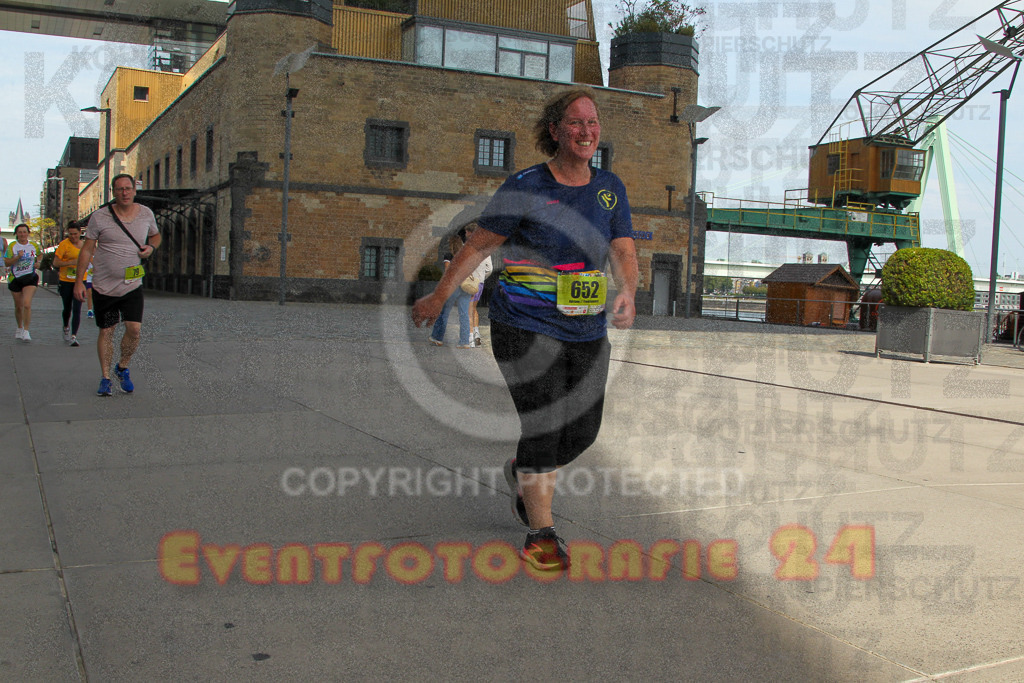 250920_1342_EV4_6514 | Sportfotografie im Rhein-Sieg Kreis, Köln, Bonn, NRW, Rheinland Pfalz, Hessen, etc. Unser Tätigkeitsfeld umfasst den Laufsport vom Volkslauf über den Marathon, Duathlon, Triathon bis zum Ultralauf wie Kölnpfad Ultra oder Schindertrail.