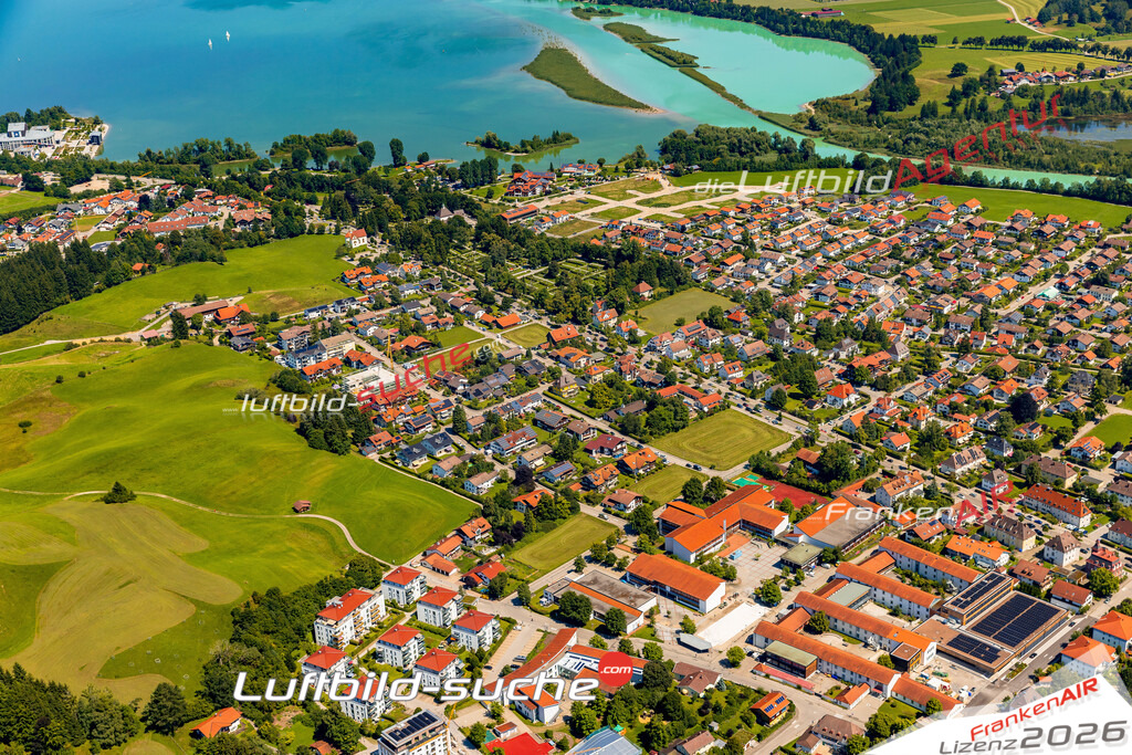 Luftaufnahme von Füssen - Die Luftaufnahme wurde 2025 vom UL-Flugzeug heraus erstellt ( keine Drohne ) - Hochauflösende Luftaufnahme - für professionelle Ausdrucke geeignet. Die Geschenkidee !Mit Lizenz und Bildrechte bestellbar