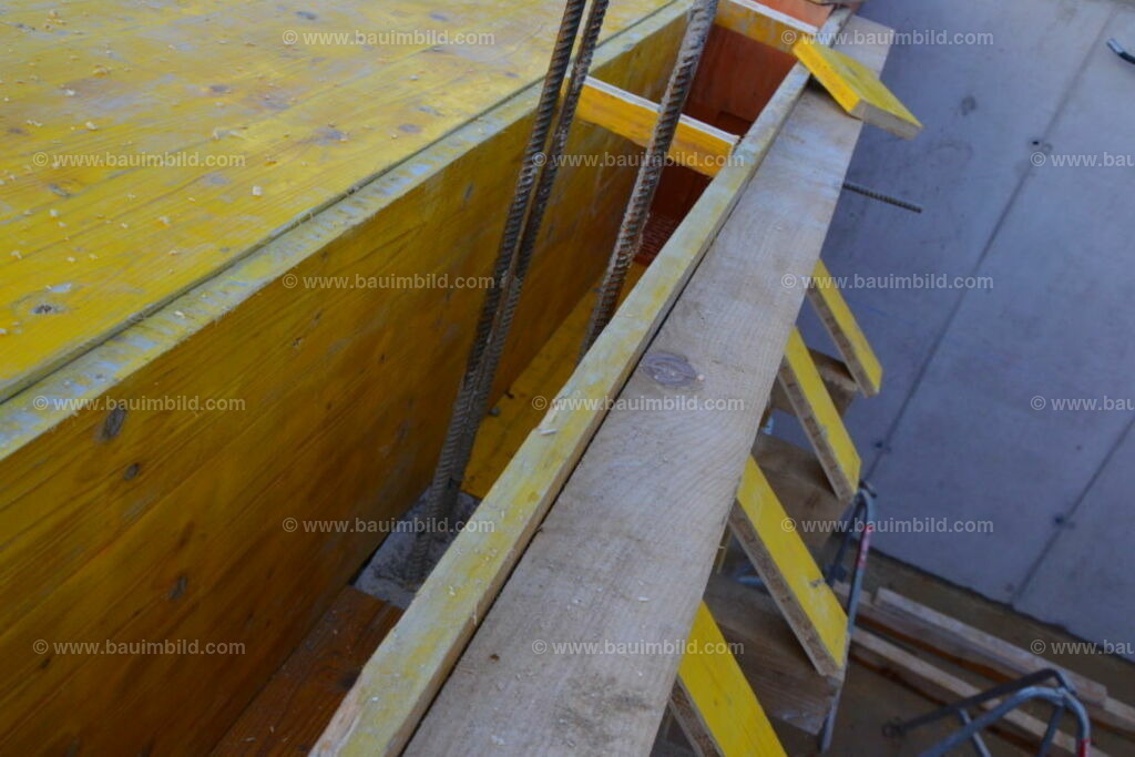 bib-lg04-sonstige-betonarbeiten-0691 | Nach LV-Leistungsgruppen sortierte Detailfotos über den Bau eines Hauses. Alle Hausbau-Bilder direkt vom Urheber und Autor der Website Haus-Selber-Bauen.com