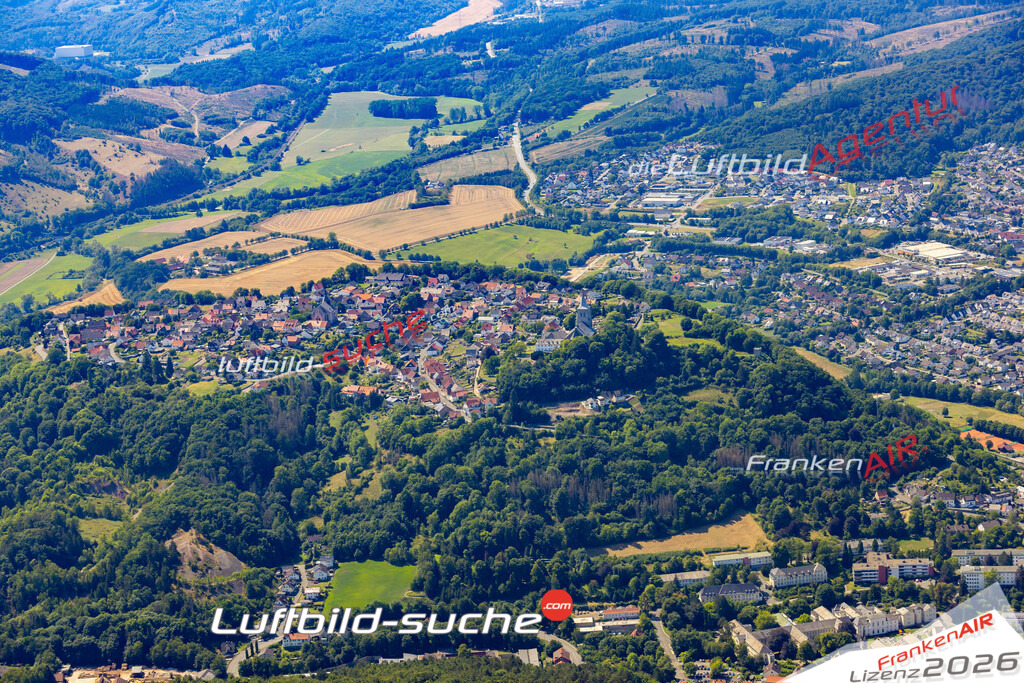 Die Luftaufnahme Obermarsberg - Marsberg wurde 2022 vom Flugzeug aus (keine Drohne) erstellt. Hohe Auflösung -für große Poster und Wandbilder geeignet - Garantiert!