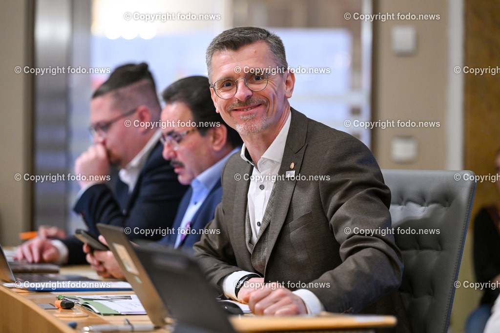 Landhaus Linz_ Promenade_ Landtagssitzung_ 07.03.2024-20 | 07.03.2024, Landhaus Linz AUT, Promenade, Landtagssitzung, im Bild Joachim Aigner (MFG, Bundesparteiobmann, LAbg.)