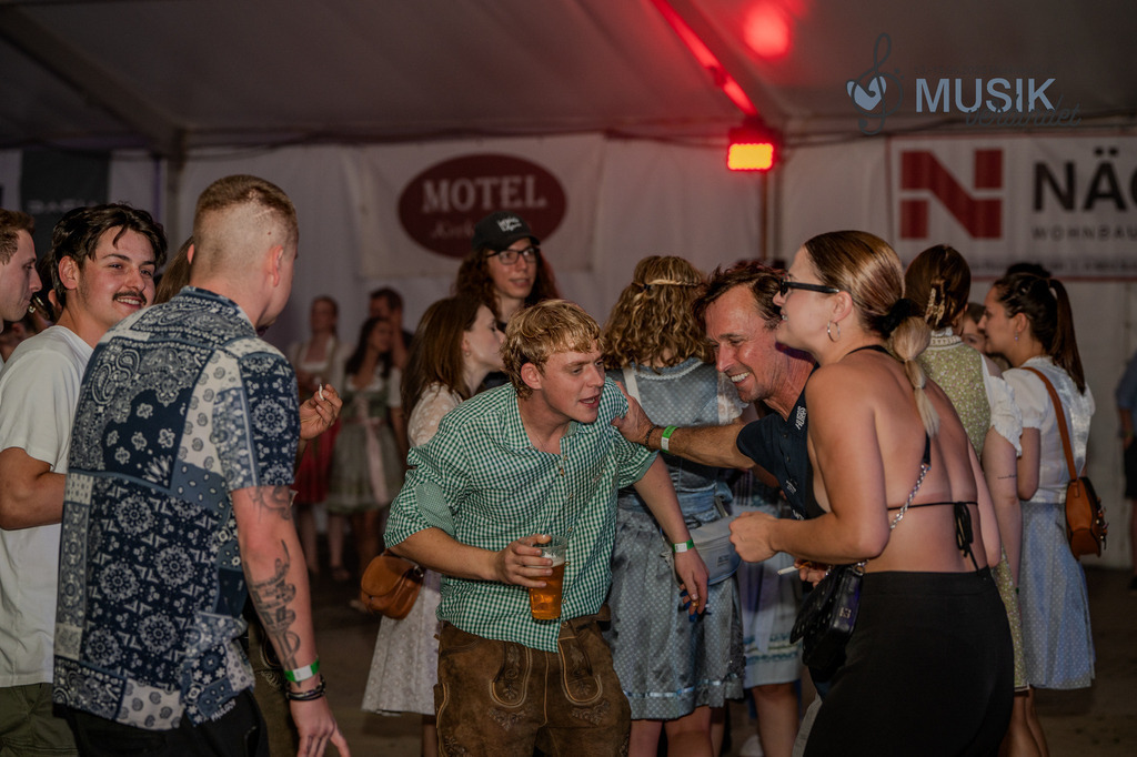 DSC_3943 | "Fussifoto.com – Ihr Ansprechpartner für hochwertige Fotografie! Entdecken Sie kreative Bilder und professionelle Dienstleistungen. Kontaktieren Sie uns für Ihre Projekte!"