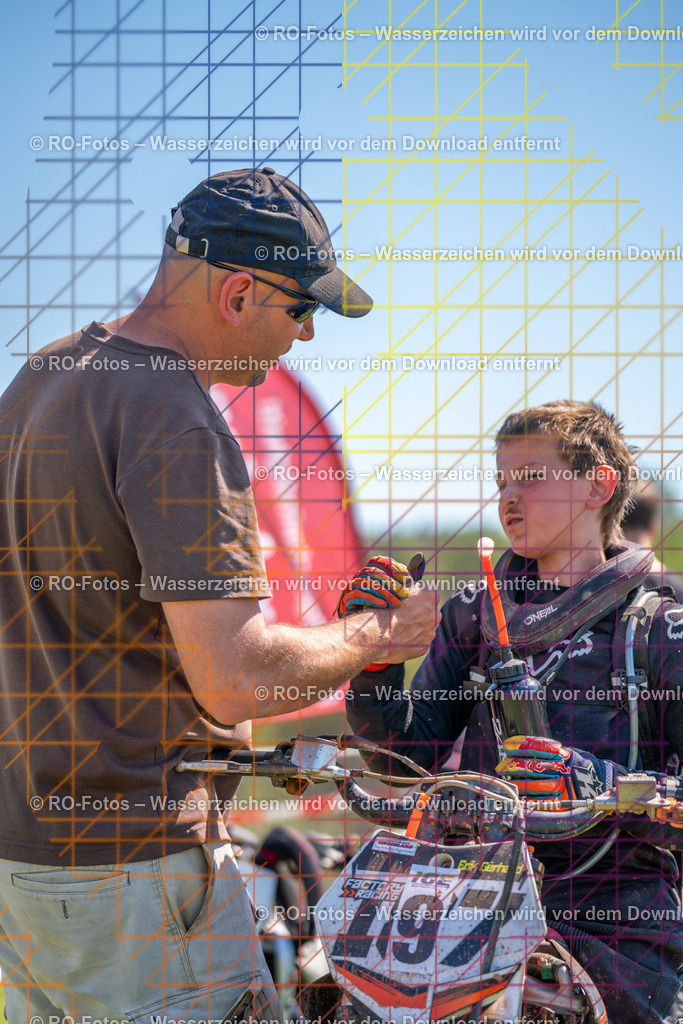 Wolfshausen 1 Lauf -1050 | Sportfotografie von RO-Fotos: Motorsport, Motocross, Enduro, Laufveranstaltungen und Triathlon. Professionelle Fotos von Sportlern und Events. - Realisiert mit Pictrs.com