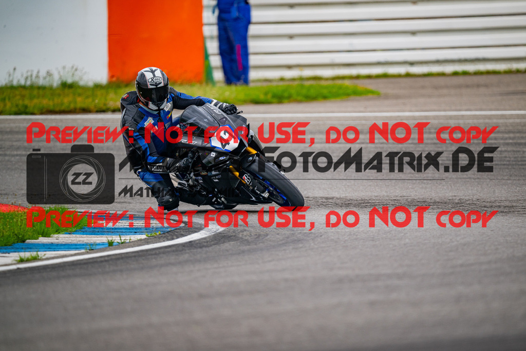 MaZZes_FotoMatrix_240701_6007705_3414 | WEISS