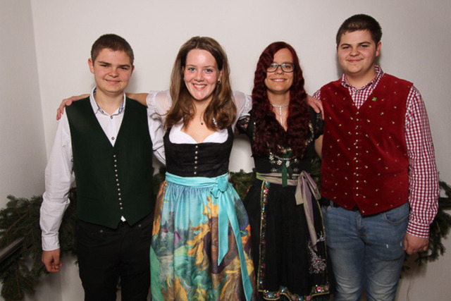 FotoKastl_Kathrein_Tanz_Goldbrunnhof_20231117_0090 | Vermietung und Verleih von Fotobox mit Drucker in Kärnten, Völkermarkt, Klagenfurt, Wolfsberg, St. Veit, Villach. Für ihre Hochzeit, Polterabend, Geburtstagsfeier, Firmen Feier, Weihnachtsfeier. Anlieferung oder Selbstabholung mit Drucker  Fotos digital - Realisiert mit Pictrs.com