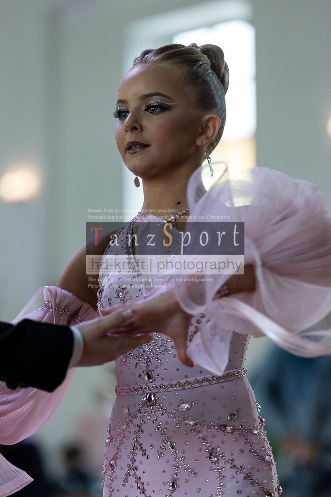 20240615_DM-Jun2-Kombi_09435 | Tanzsportbilder, Standardtanz, Lateintanz, WDSF, DTV, LTVB, dancecomp, goc, hessen tanzt, blaues band der spree, walzer, tango, wiener walzer, slowfox, quickstepp, samba, rumba, cha-cha-cha, paso doble. jive, hd-kroft photography, turniertanzsport
