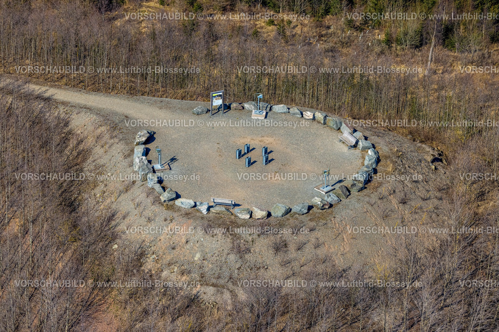 HB-Brilon220303286 | Luftbild, Steinkreis und Aussichtspunkt am Steinbruch Bilstein, Brilon, Sauerland, Nordrhein-Westfalen, Deutschland