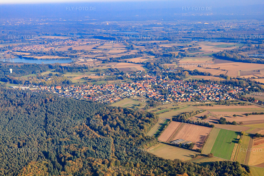 Luftbild: Ortsansicht von Westen in Scheibenhard im Bundesland Bas-Rhin in Frankreich.Foto: IMG_45933.jpg vom 23.10.2011 durch Werner Riehm/FLY-FOTO.deAuflösung des Originals: 4752 x 3168 px