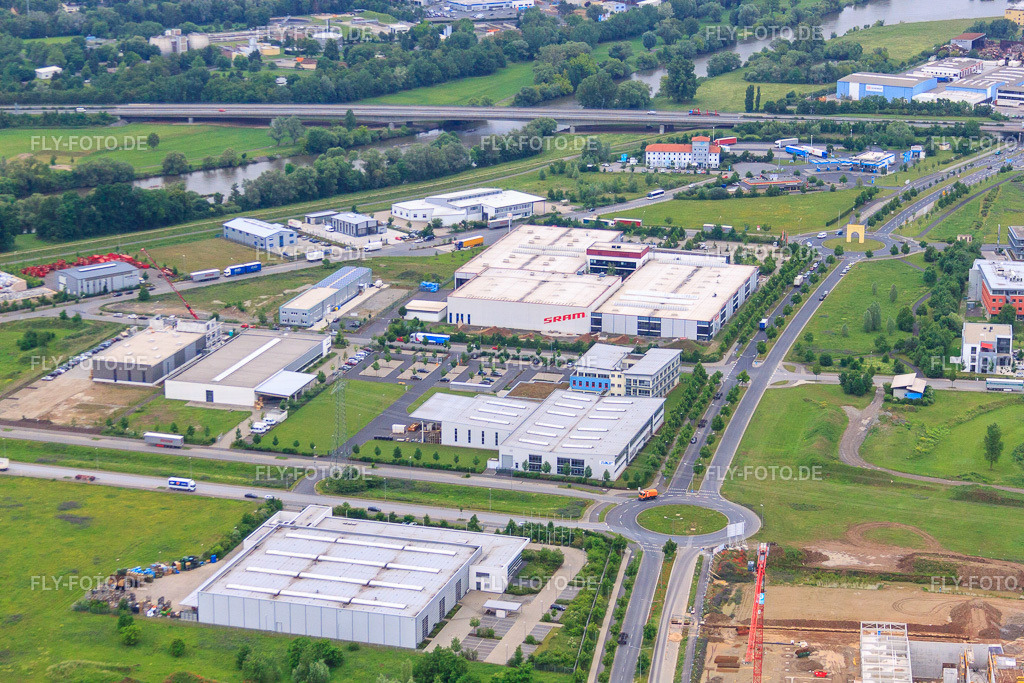 Gewerbegebiet Maintal Europa-Allee mit Sram Deutschland GmbH https://www.sram.com/ | Luftbild: Gewerbegebiet Maintal Europa-Allee mit Sram Deutschland GmbH https://www.sram.com/ im Ortsteil Oberndorf in Schweinfurt im Bundesland Bayern in Deutschland. Foto: IMG_66165.jpg vom 30.05.2014 durch Werner Riehm/FLY-FOTO.de - Realisiert mit Pictrs.com
