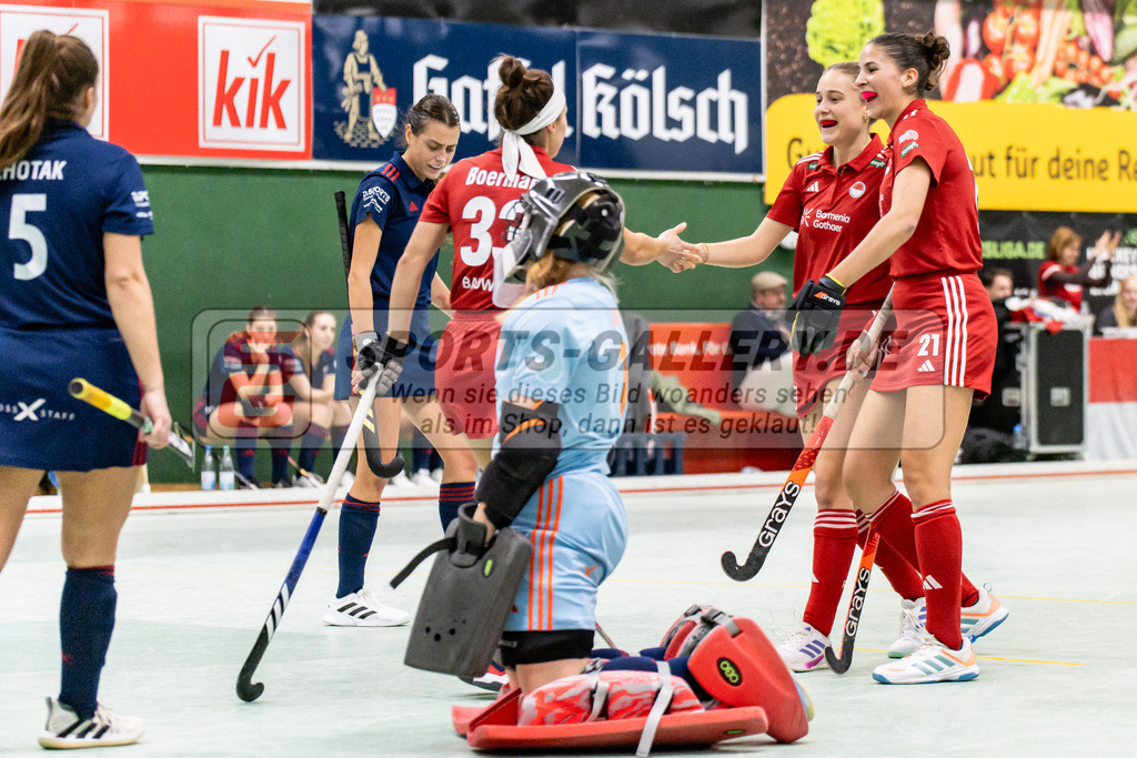 SFE_20241220_0017 | Köln, Deutschland, 20.12.2024:  Hockey 1. Bundesliga Damen Rot-Weiss Köln - Düsseldorfer HC im KTHC Stadion Rot-Weiss Köln Tennis and Hockey Club am 20.12.2024 in Köln, Deutschland. (Foto von Stephan Fehrmann)Köln, Germany, 20.12.2024: Hockey 1. Bundesliga Damen Rot-Weiss Köln - Düsseldorfer HC in KTHC Stadion Rot-Weiss Köln Tennis and Hockey Club at 20.12.2024 in Köln, Deutschland. (Foto from Stephan Fehrmann)
