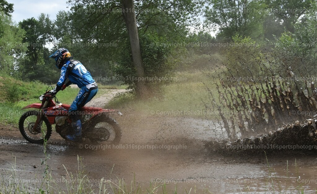 DSC_0269 (2) | Sportfotografie , Motorsport, Motoross, Reitsport, Mointainbike, Enduro,
Landschaft , Outdoor, Eventfotografie, Landschaft, Bilder online bestellen - Realisiert mit Pictrs.com